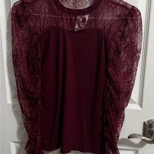 Maroon medium BKE top from Buckle with tags